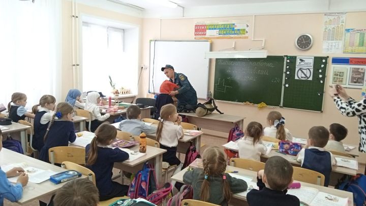 Аксубаевский пожарный рассказал школьникам о противопожарной безопасности