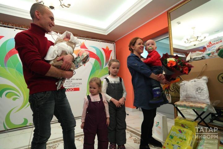Гаилә, мәхәббәт һәм тугрылык көне: бәйрәмнең тарихы, гореф-гадәтләре һәм әһәмияте