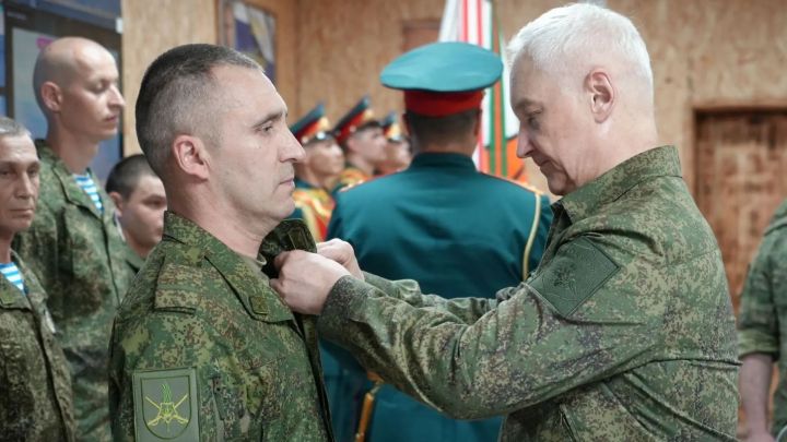 Аксубаевскому бойцу СВО министр обороны РФ вручил государственную награду
