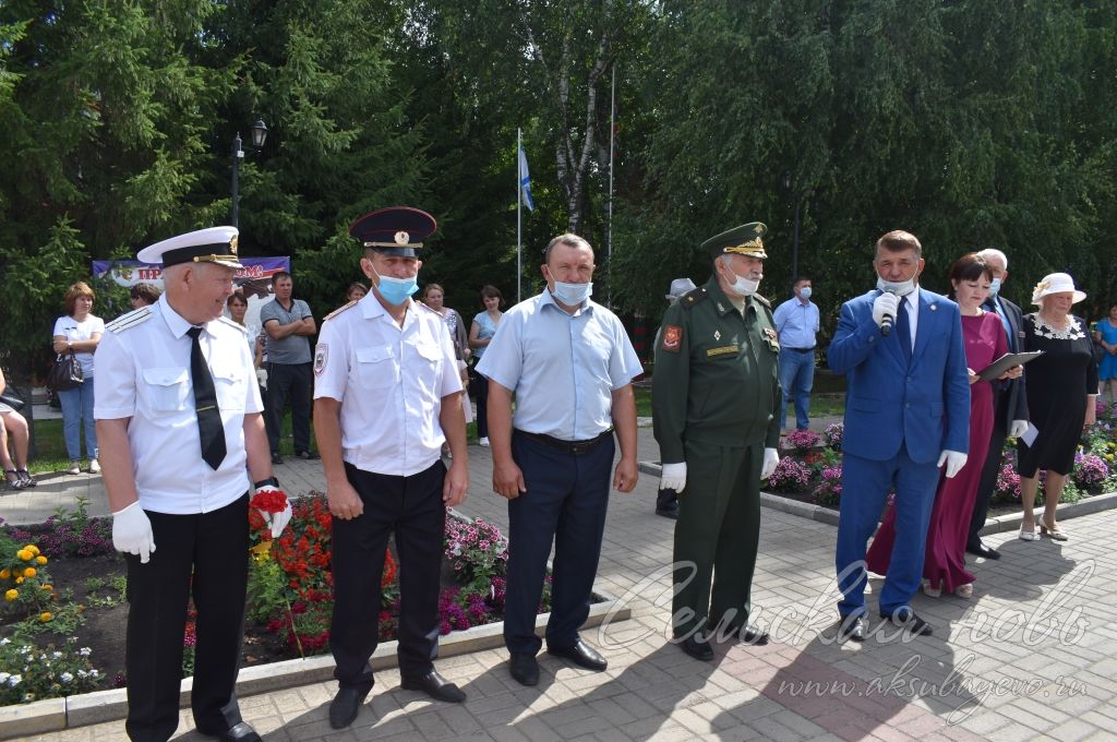 Автопробег, митинг и возложение венков  - аксубаевские моряки отметили день ВМФ