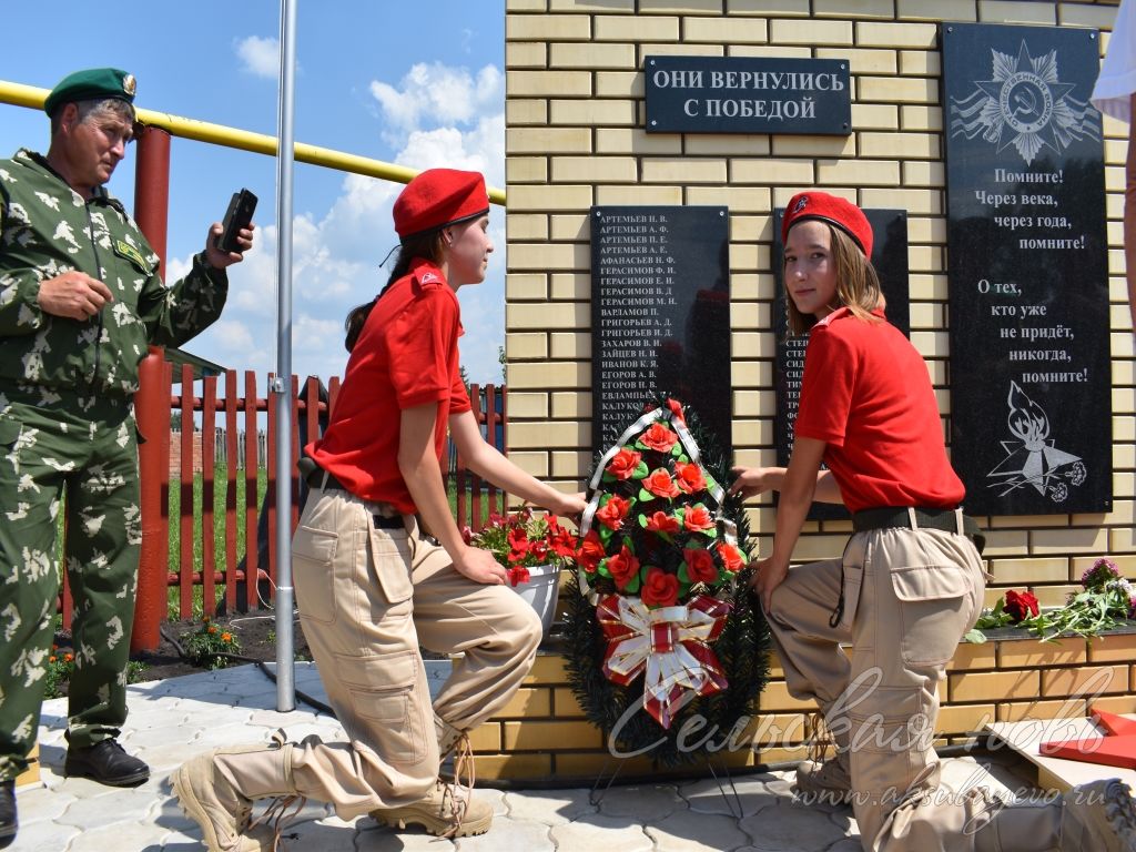 Память о героях Великой Отечественной войны в деревне жива