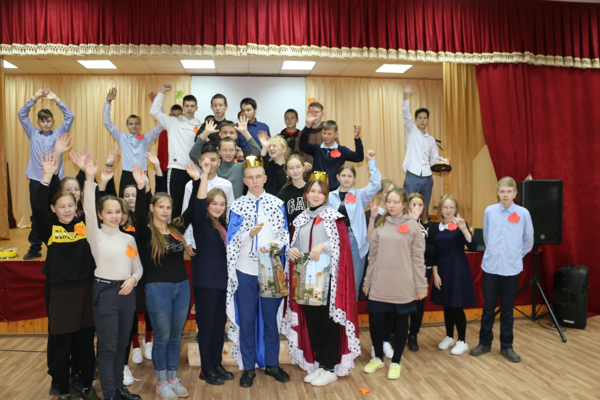 В Староильдеряковской школе в рамках Пушкинской карты организовали осенний бал