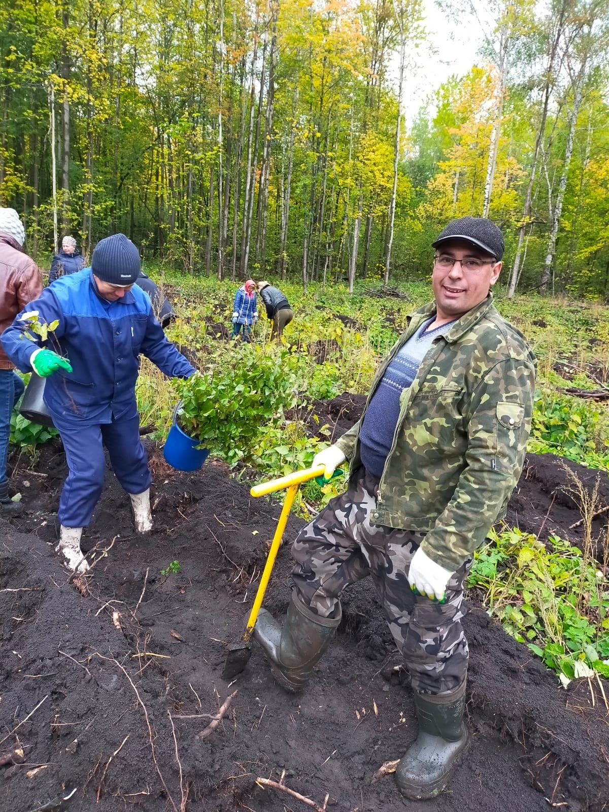 В Аксубаевском районе в рамках Всероссийской акции «Сохраним лес» посадили около 10 тысяч саженцев