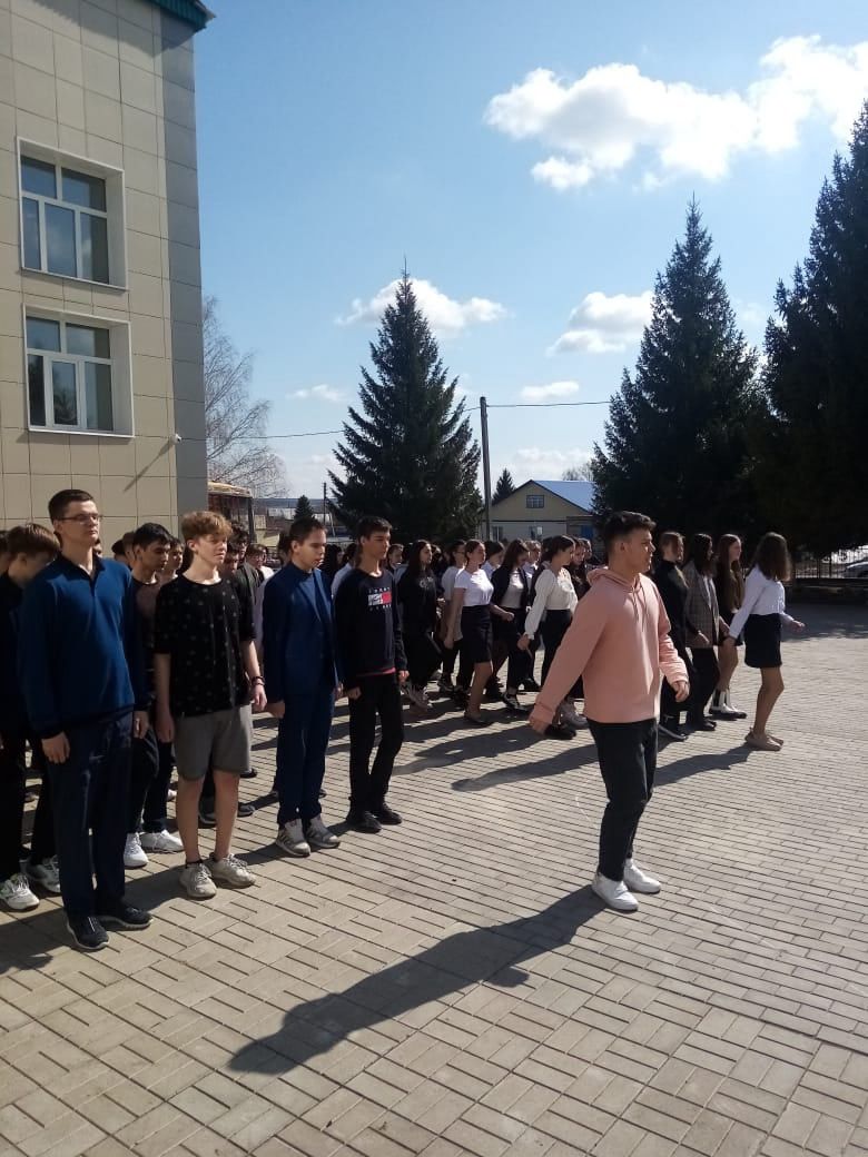 Аксубаевские школьники оттачивают «строевую»