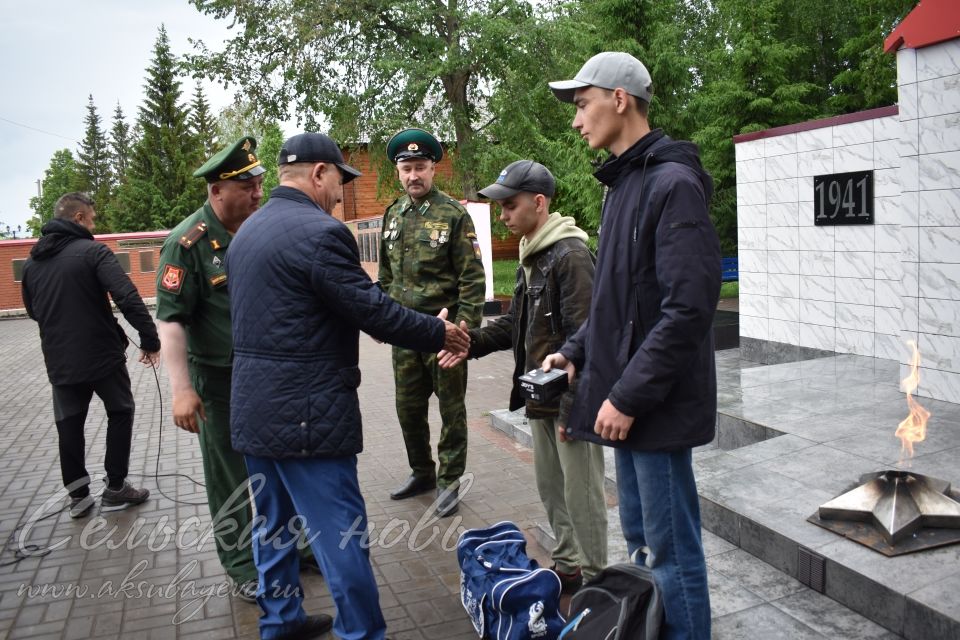 В Аксубаеве слова напутствия выразили воинам, благодарности - их родителям