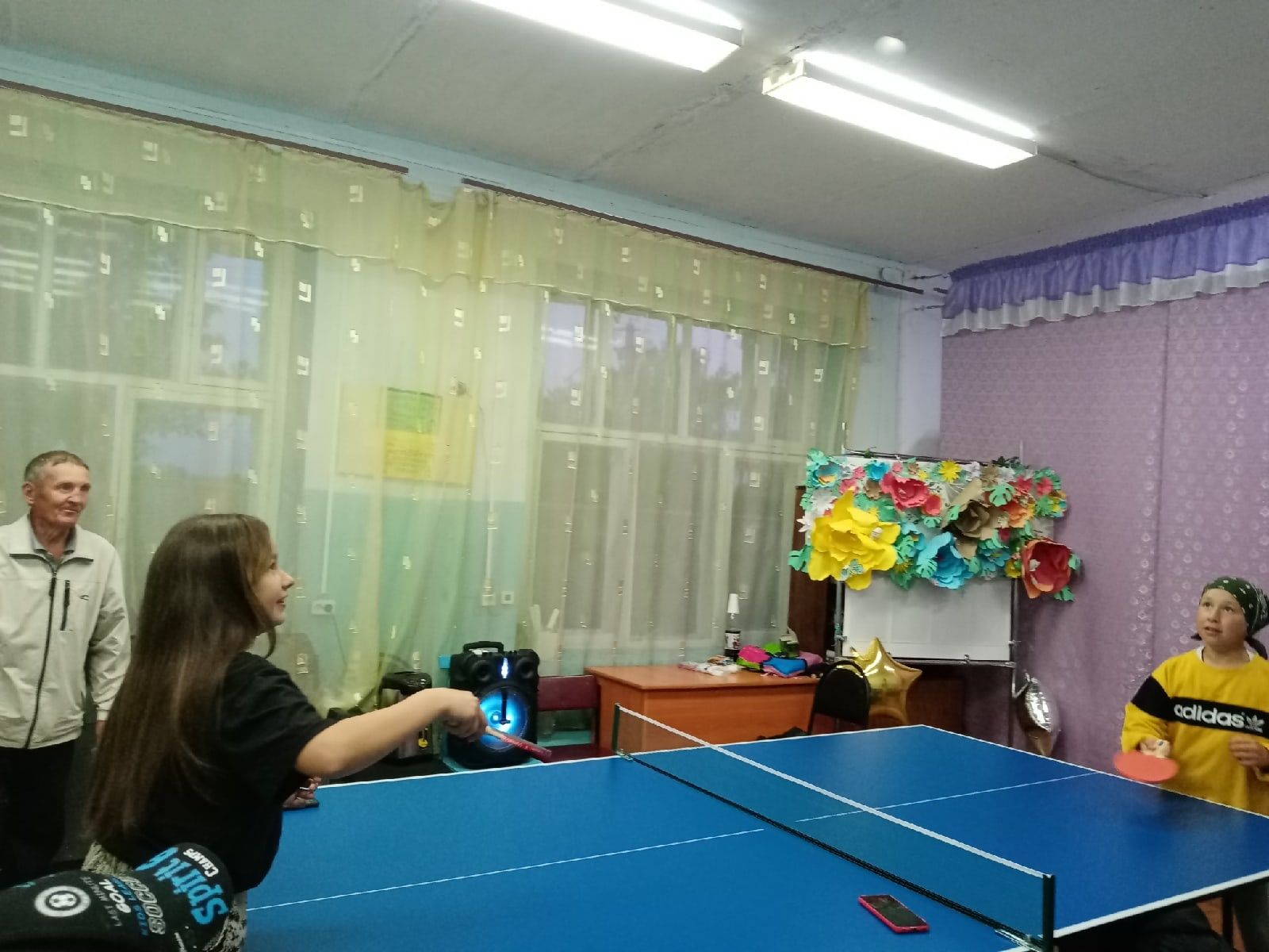 Сельскому клубу в Аксубаевском районе подарили теннисный стол