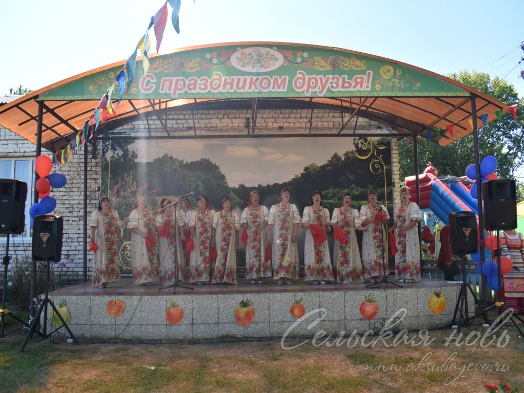 На Спасских гуляниях в Аксубаевском районе организовали фестиваль яблочного пирога