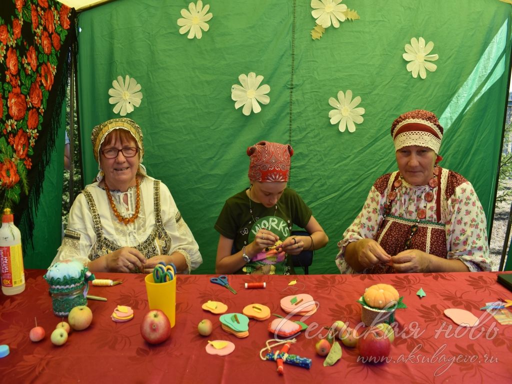 На Спасских гуляниях в Аксубаевском районе организовали фестиваль яблочного пирога