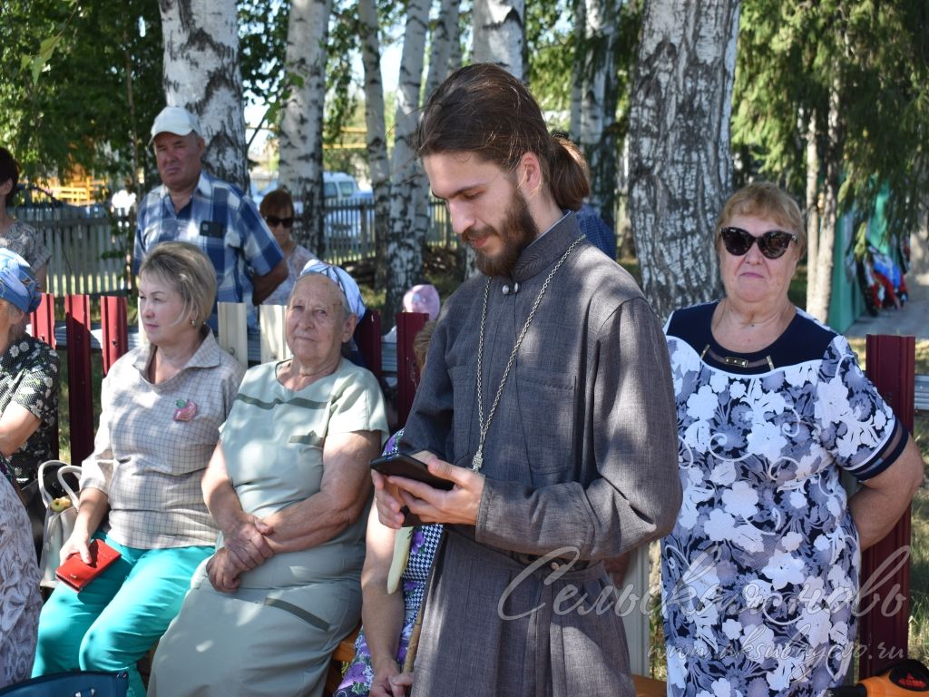 На Спасских гуляниях в Аксубаевском районе организовали фестиваль яблочного пирога