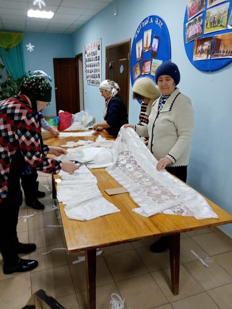 Мобилизацияләнгән якташларның рухларын күтәрәләр