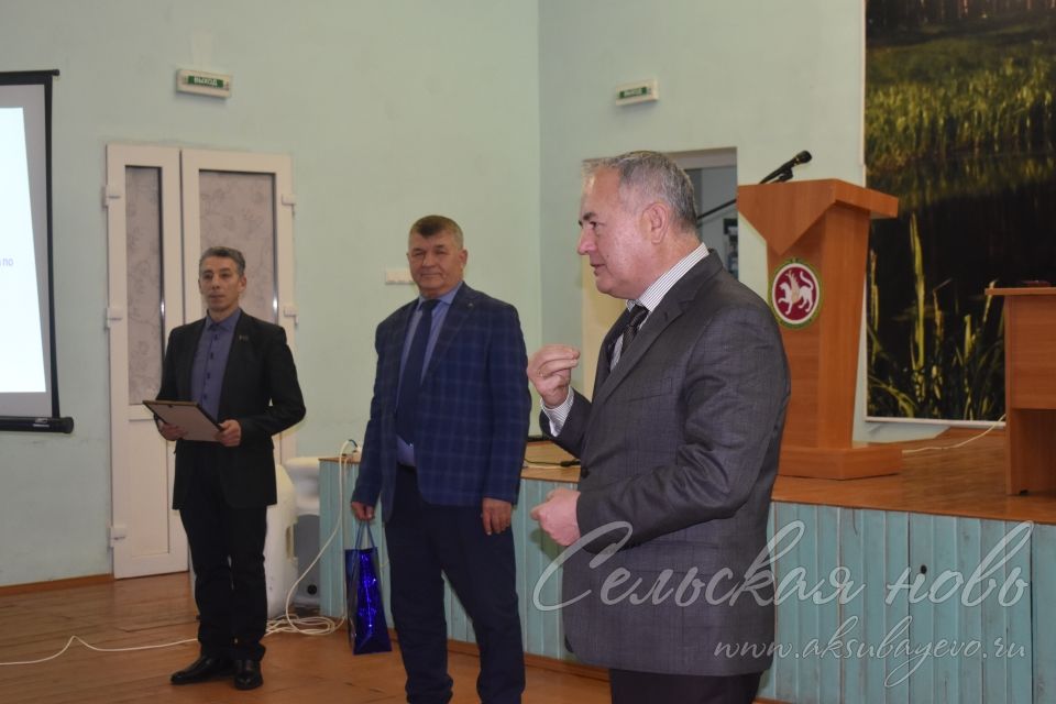 Сход граждан показал, что у емелькинцев претензий нет