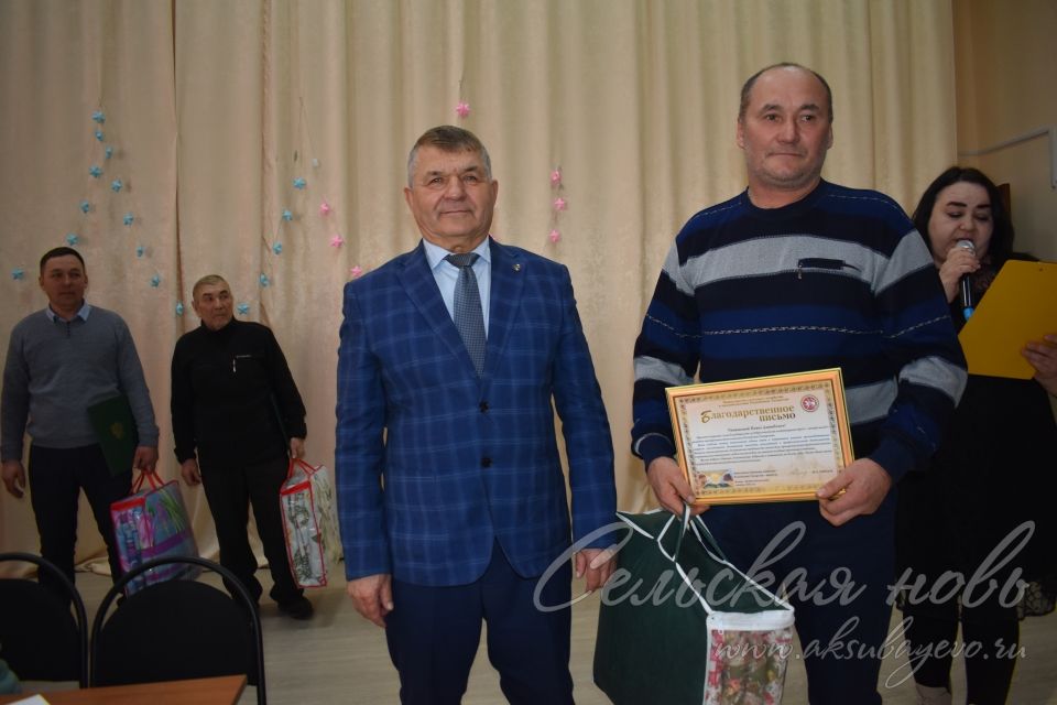 Үз хезмәтләре белән авылны сакларга һәм үстерергә ярдәм итәләр