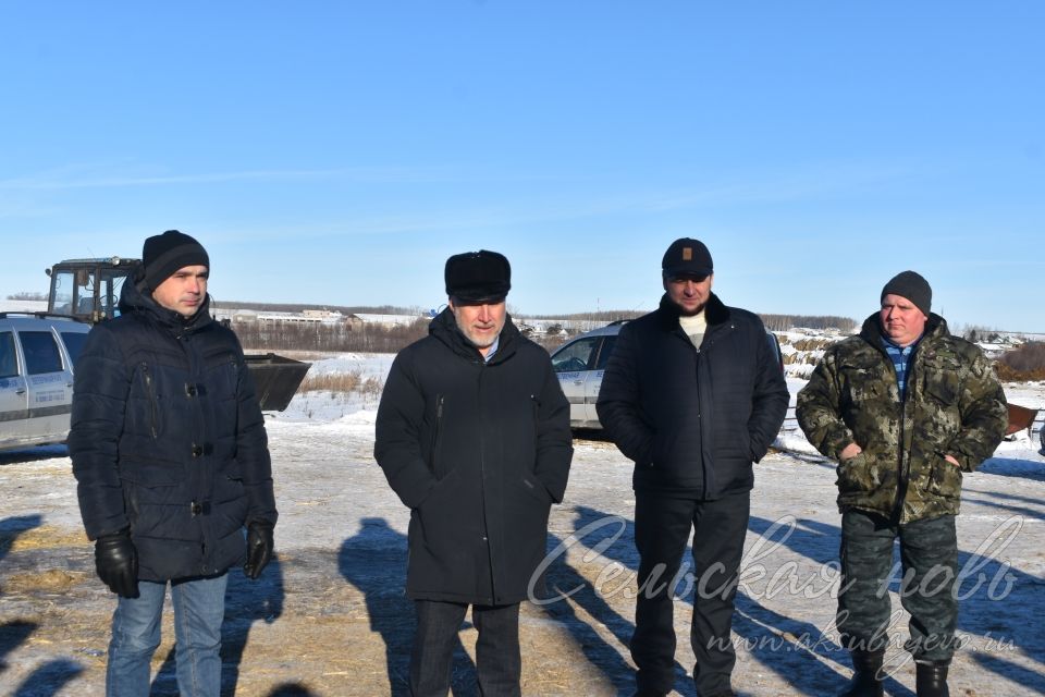 Үз хезмәтләре белән авылны сакларга һәм үстерергә ярдәм итәләр