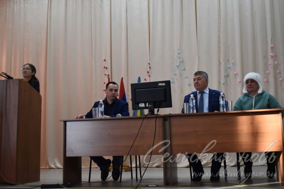 Үз хезмәтләре белән авылны сакларга һәм үстерергә ярдәм итәләр