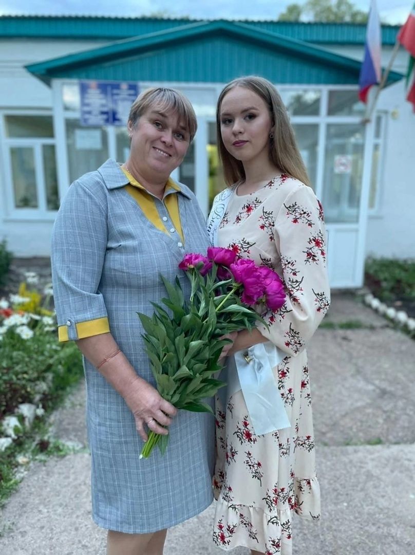 Живет заботой о тех, кто не может позаботиться о себе сам