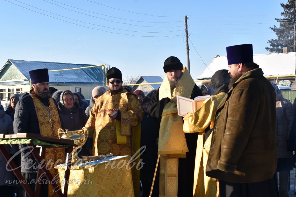 Аксубай районында төзелеп килүче бинаның гөмбәзен һәм тәреләрен изгеләндерделәр