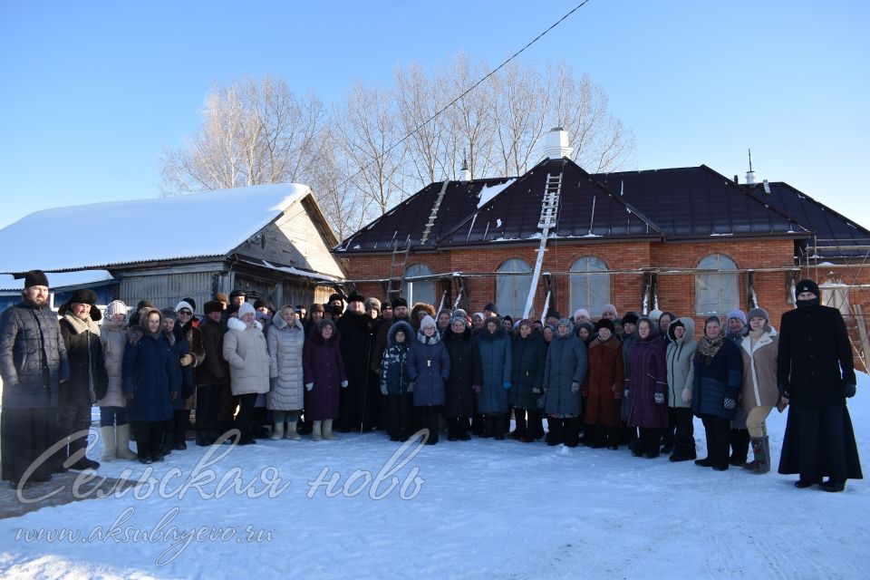Аксубай районында төзелеп килүче бинаның гөмбәзен һәм тәреләрен изгеләндерделәр