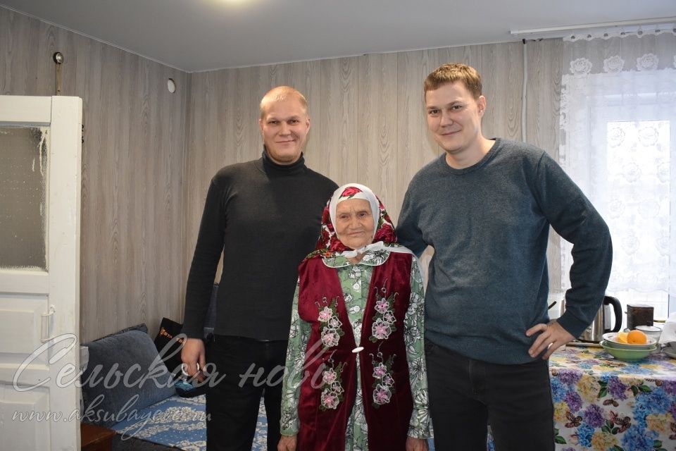 Колхоз производствосының төрле участокларында фидакарь хезмәт куйган
