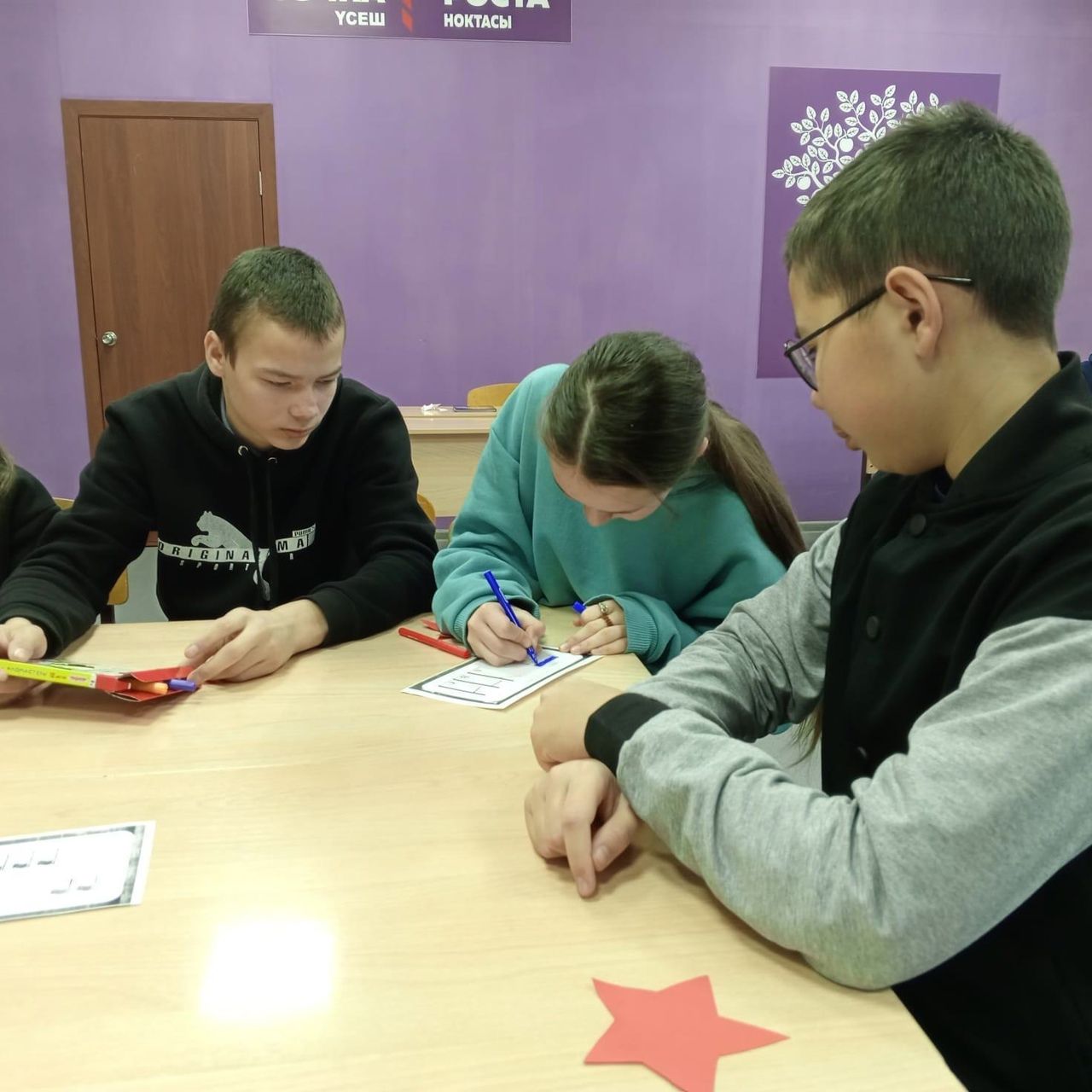 В школах района прошли мероприятия, посвященные Дню принятия Законов о государственных символах России