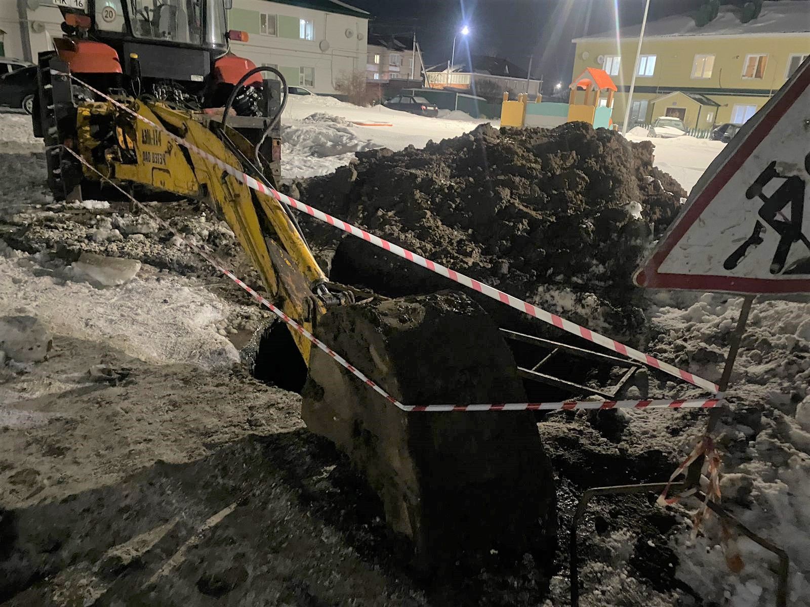 Для жителей дома №14 на Мазилина, где произошла авария водопровода, организуют подачу воды