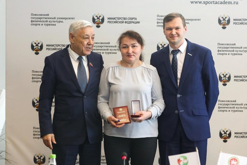 Аксубай тренеры «ТР физик культура һәм спорт үсешендәге казанышлары өчен» мактау билгесенә лаек булды