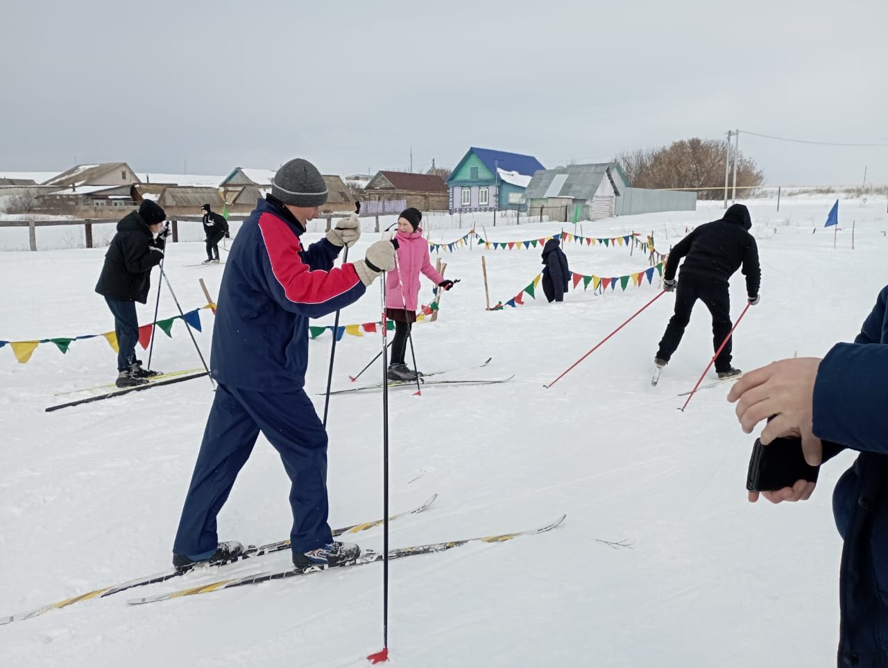 В Аксубаевском районе на лыжне состязались школьники, учителя и муниципалы