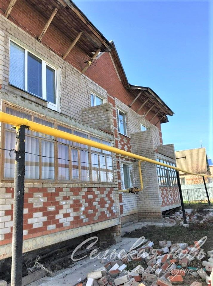 В Аксубаеве обвалились балконы двухэтажки по улице Золина