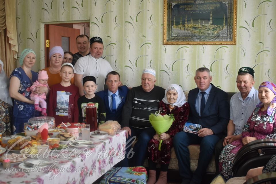 Яшь Нурания йокымсырап китеп, трактор тагылмасыннан җиргә егылып төшүдән курыккан