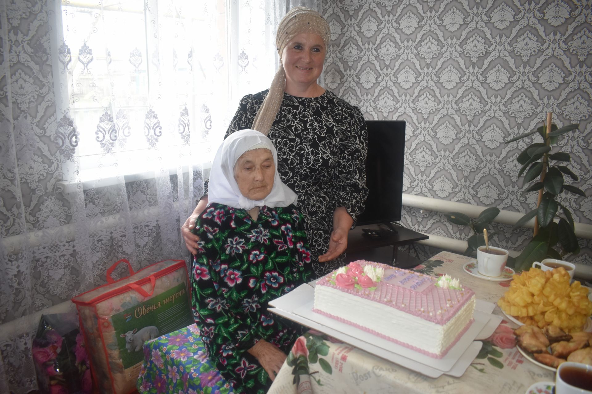 90-летняя труженица тыла гордится тем, что внук сегодня выполняет священный долг мужчины