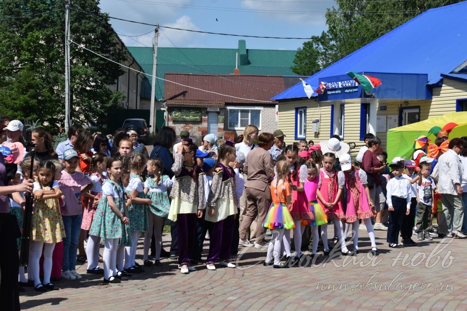 Балачак бәйрәме: җәйнең беренче көнендә шатлык һәм күңел ачу