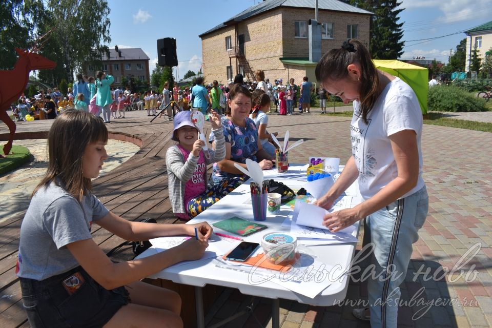 Балачак бәйрәме: җәйнең беренче көнендә шатлык һәм күңел ачу