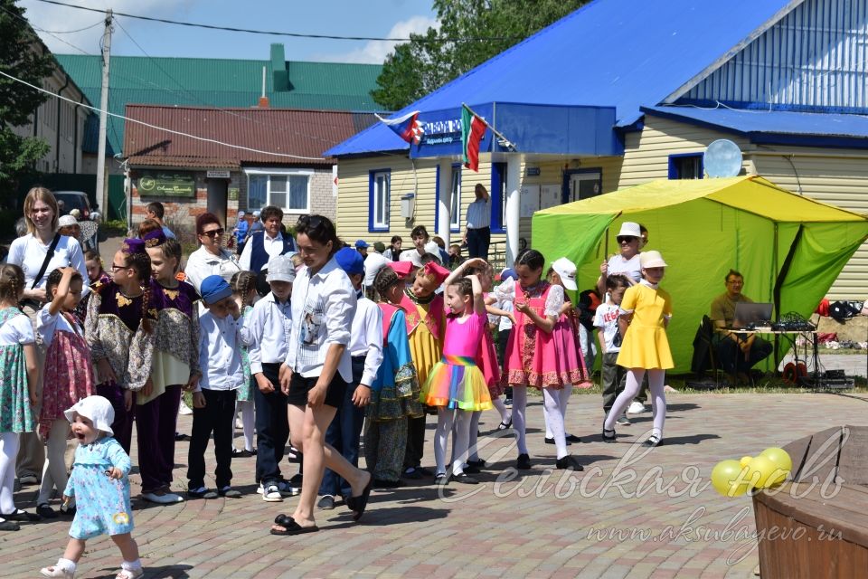Балачак бәйрәме: җәйнең беренче көнендә шатлык һәм күңел ачу