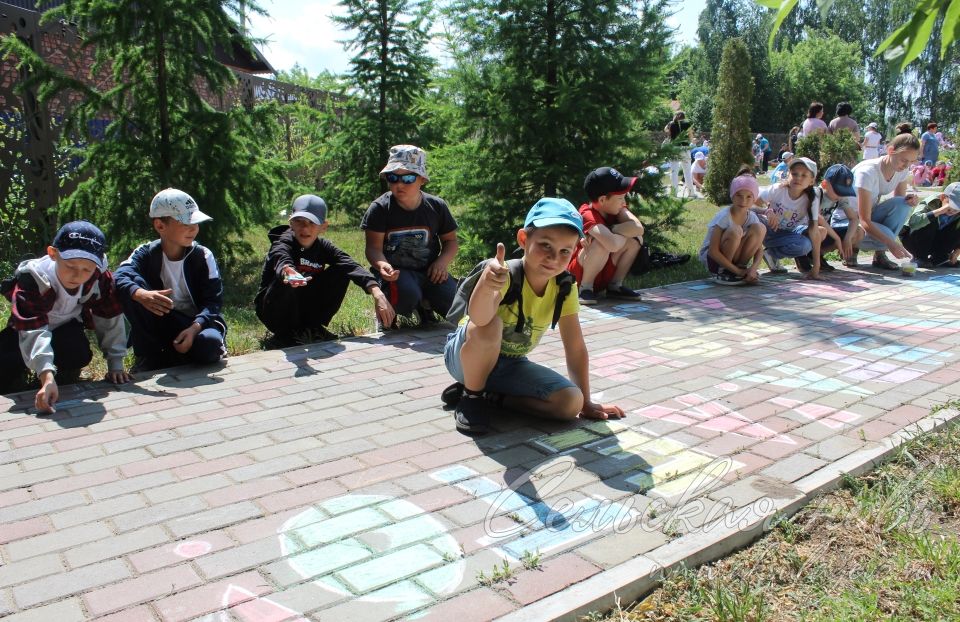 Балачак бәйрәме: җәйнең беренче көнендә шатлык һәм күңел ачу