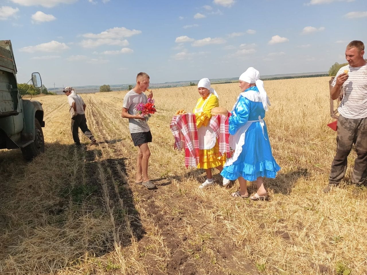 Аксубаевские работники культуры дарили радость хлеборобам