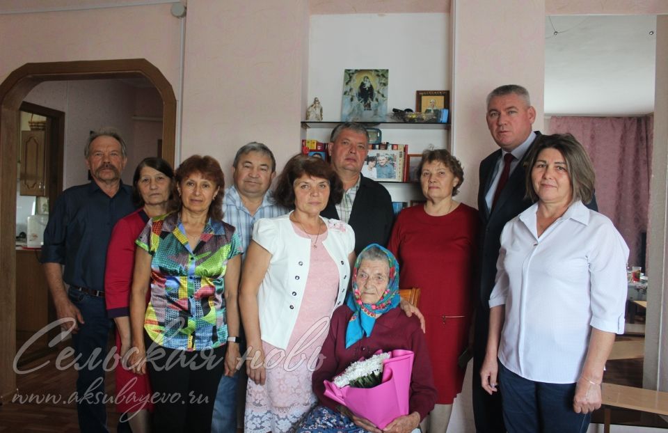 Аксубаевский педагог 42 года учила сельских школьников