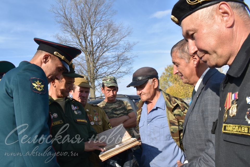 Герой России танкист Расим Баксиков посетил историческую родину