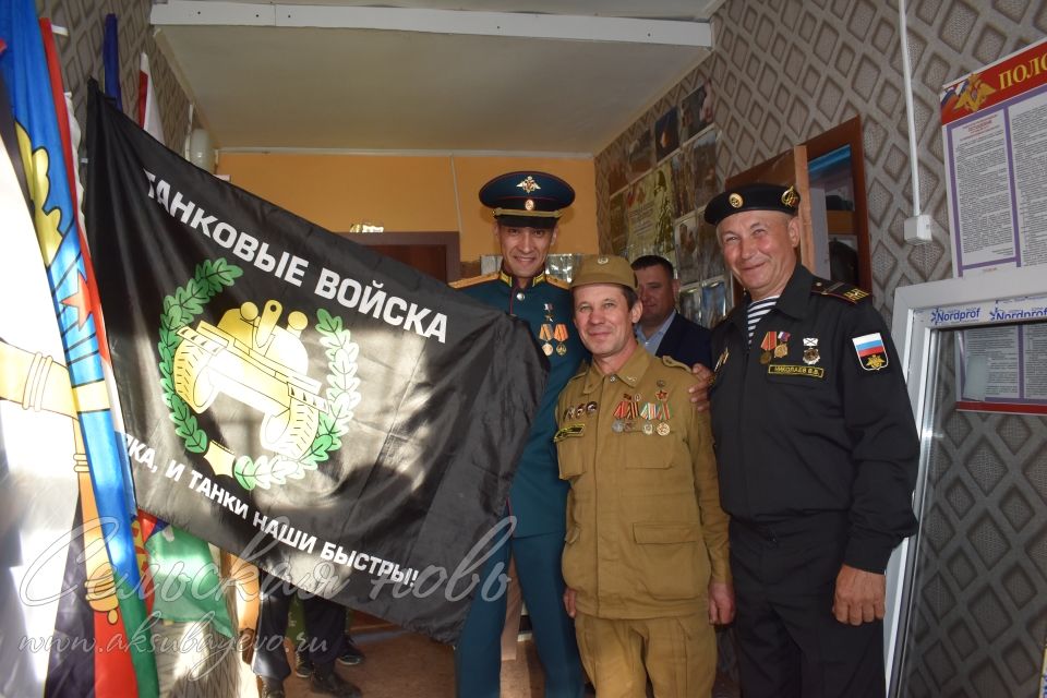 Герой России танкист Расим Баксиков посетил историческую родину
