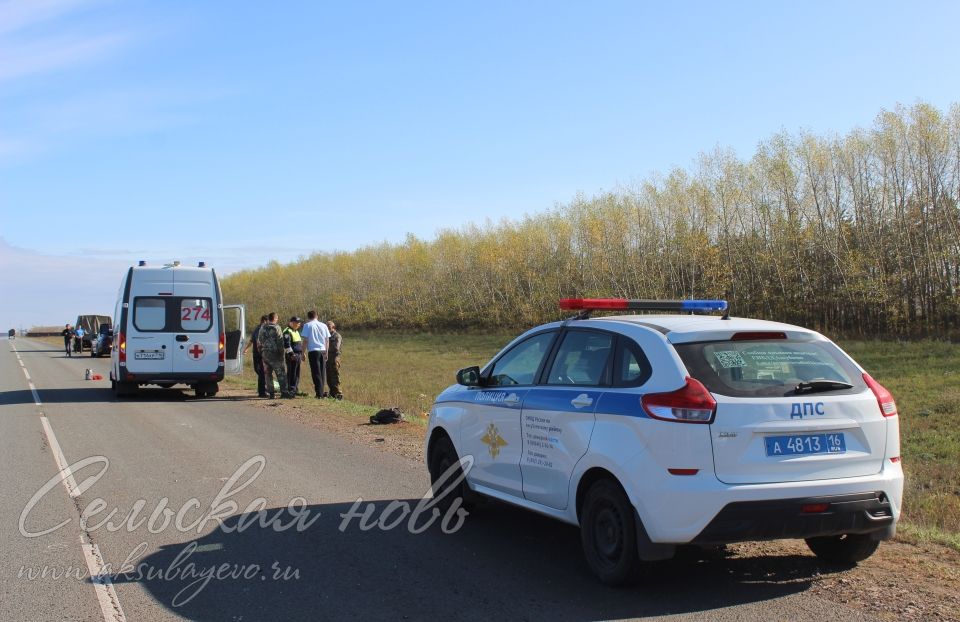 В Аксубаевском районе «буханка» въехала в комбайн, трое пострадавших