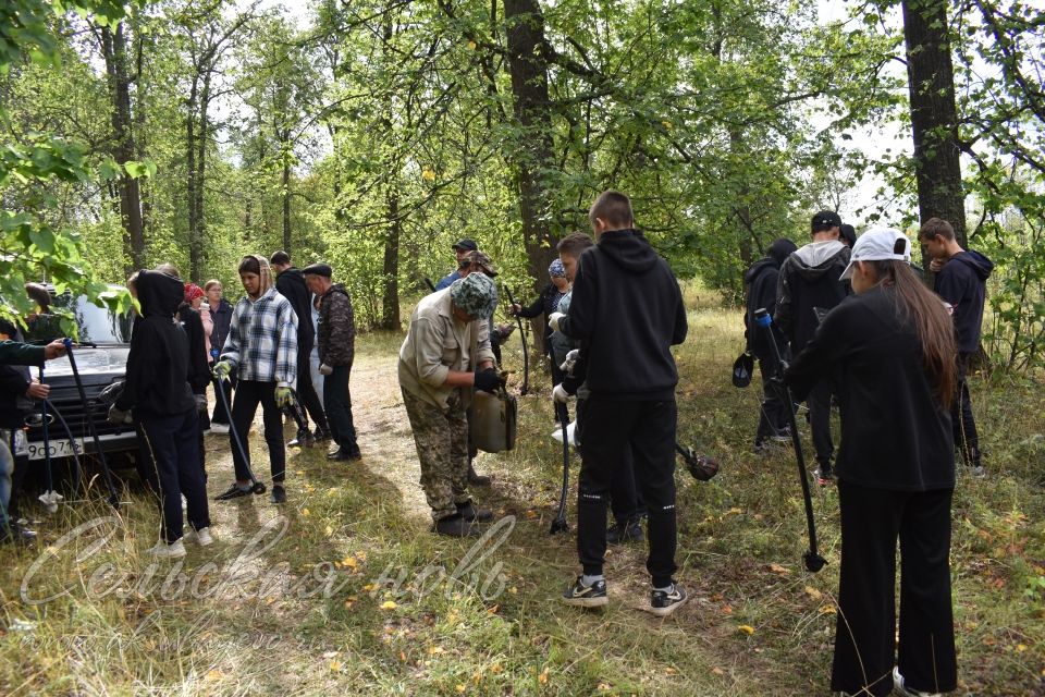 Аксубаевские леса от непарного шелкопряда защитили школьники-волонтеры