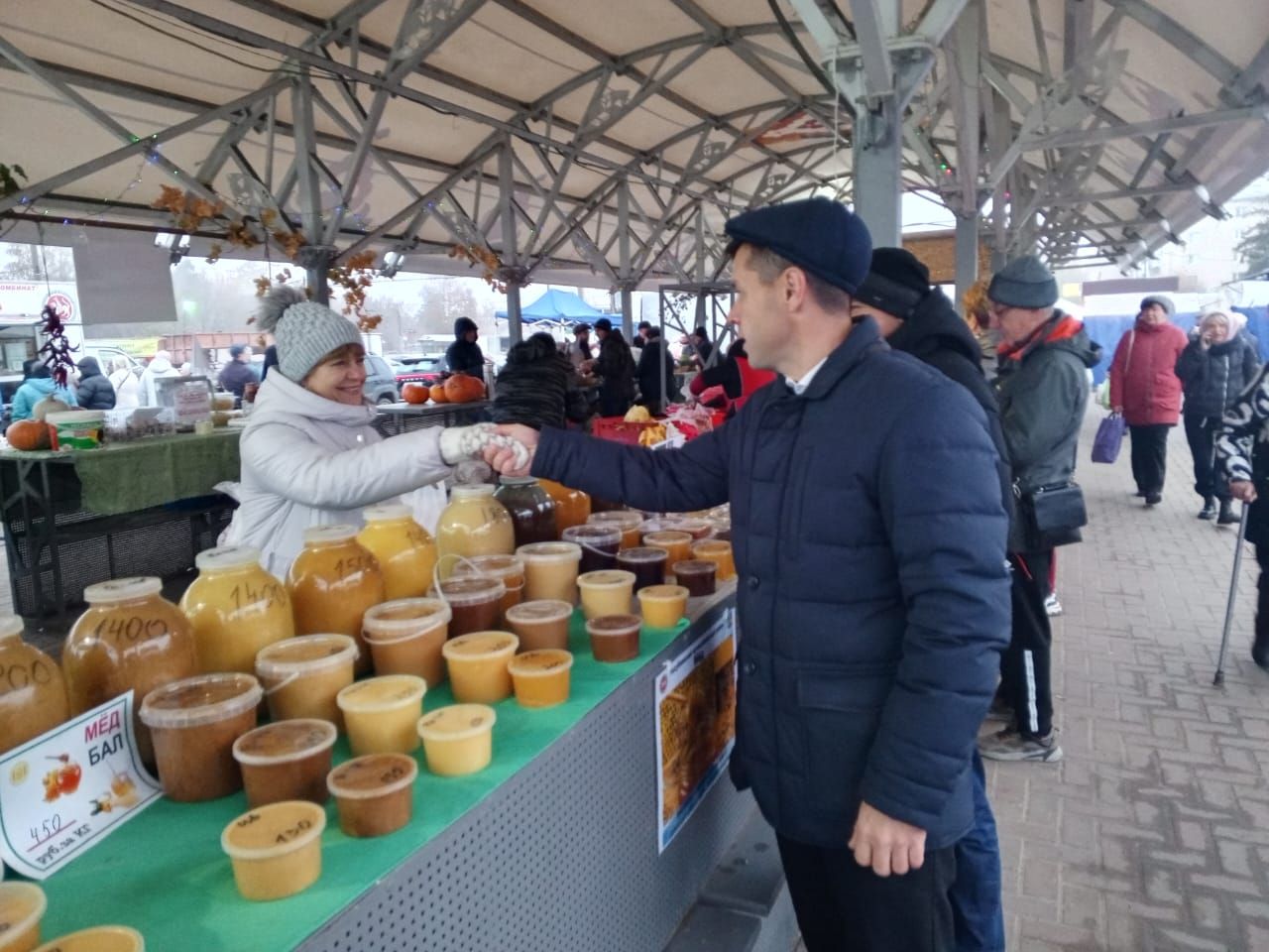 Аксубай авыл хуҗалыгы товар җитештерүчеләре Казан ярминкәсендә сәүдә иттеләр, иң активлары – бүләкләр алды