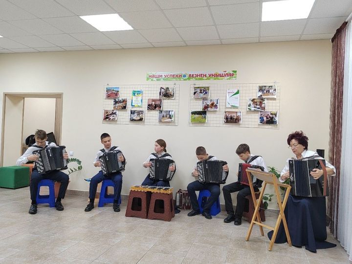 «Аксубай егетләре» ветераннарга концерт бүләк иттеләр
