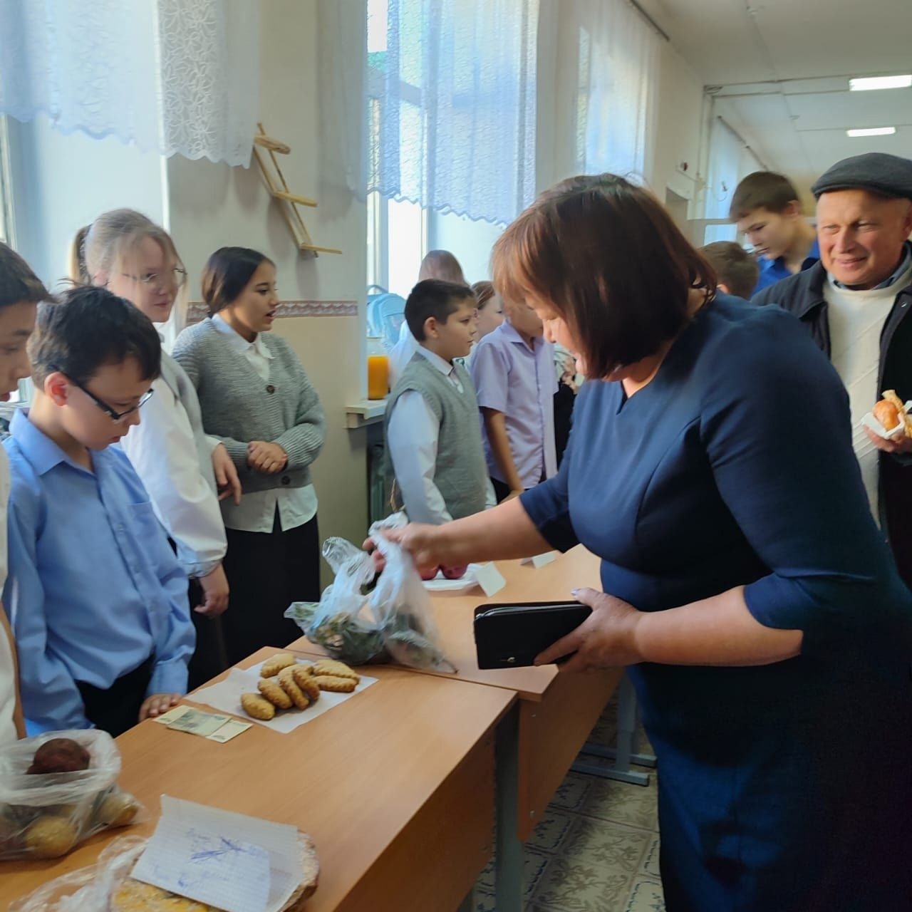 В сельской школе в дни каникул прошла «сладкая ярмарка»