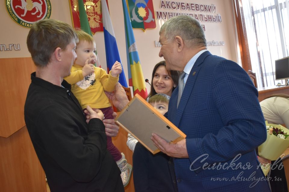 Яшь гаиләләргә торак сертификатлары тапшырылды