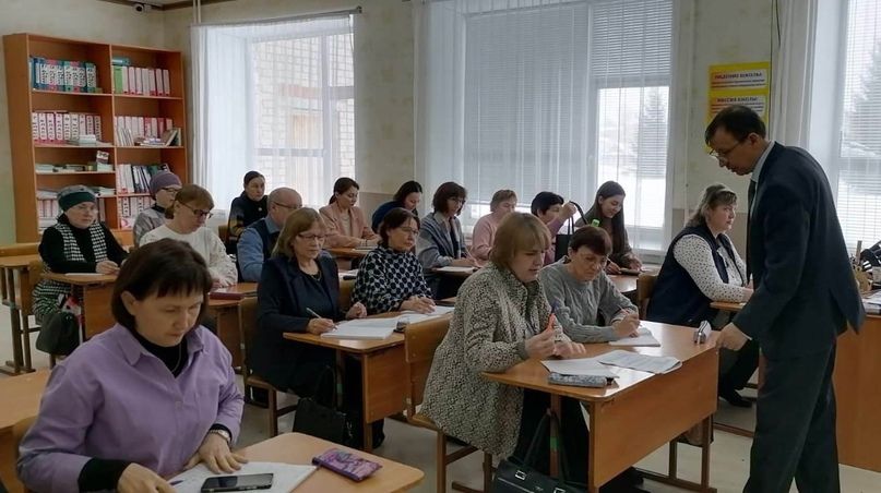 С учителями математики района встретился кандидат физико-математических наук