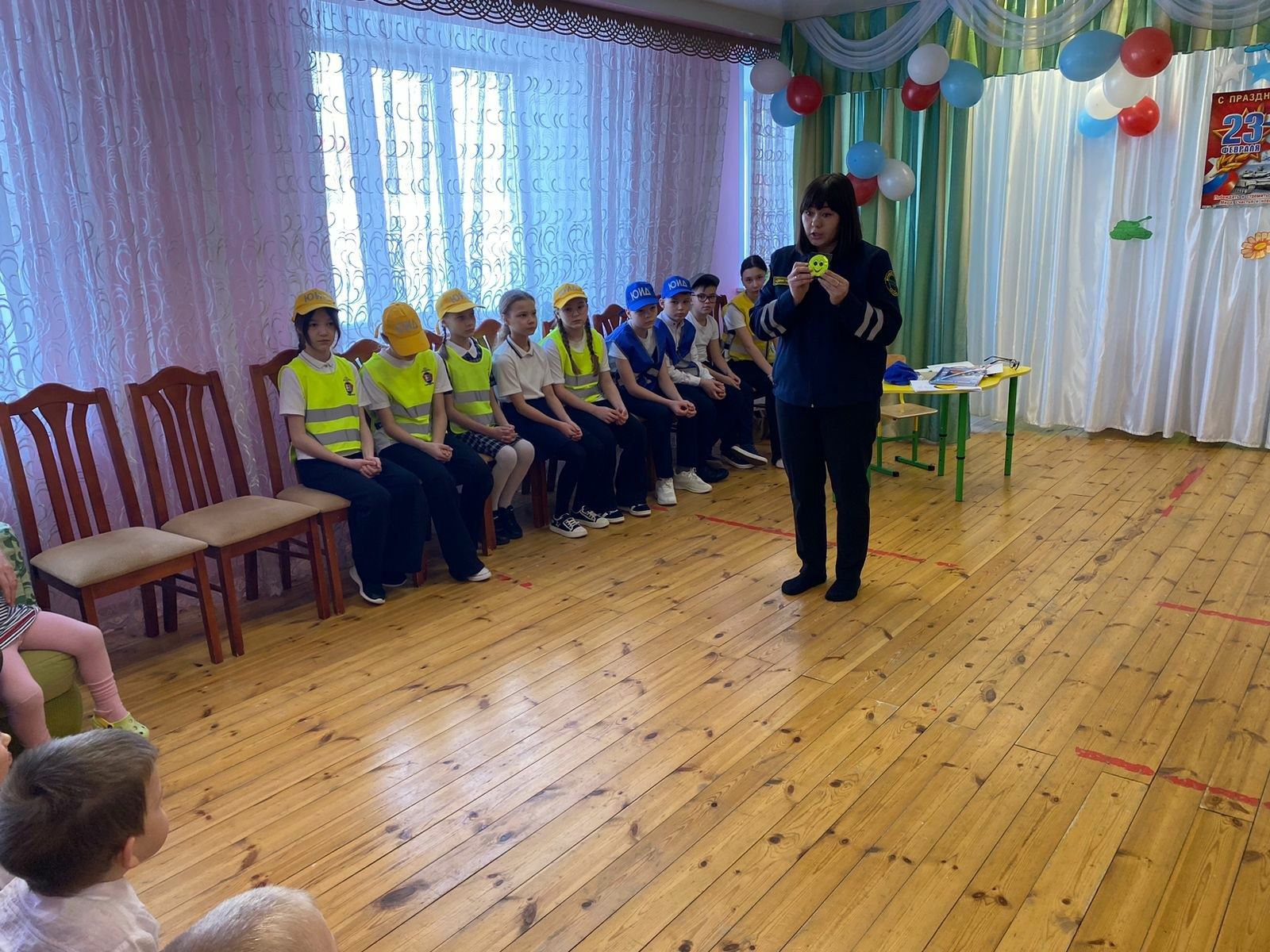 Отряд Юных инспекторов дороги Аксубаевской средней школы №3 побывал в гостях в приюте «Мечта»