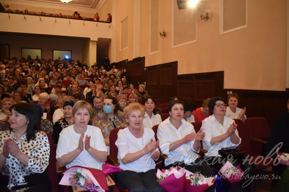 Аксубай районында бәйрәм кичәсе гүзәл ханымнарга багышланды