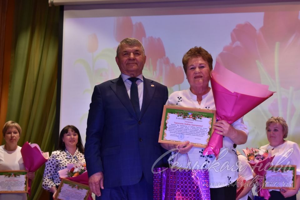 Аксубай районында бәйрәм кичәсе гүзәл ханымнарга багышланды