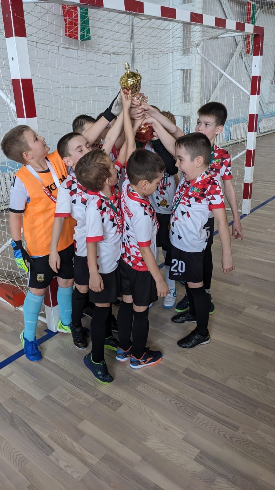 Команда «Аксу» стала обладателем кубка РТ по мини-футболу