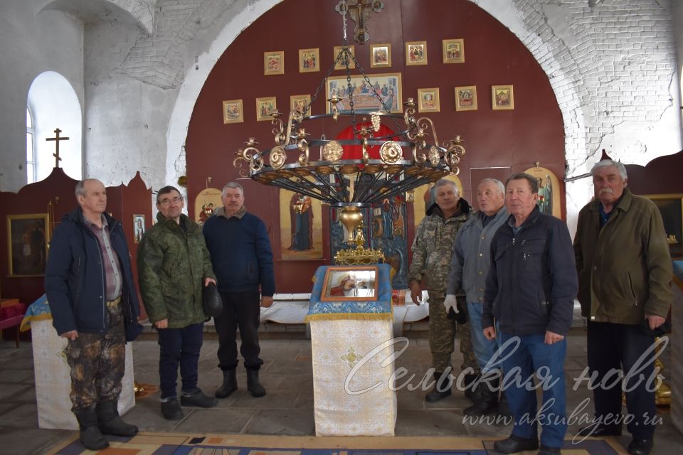 В православной церкви Аксубаевского района загорятся свечи на паникадиле