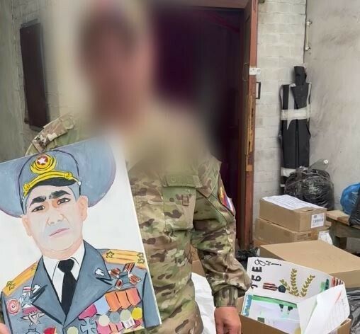 Школьники нарисовали портрет главы поселения, убывшего на СВО